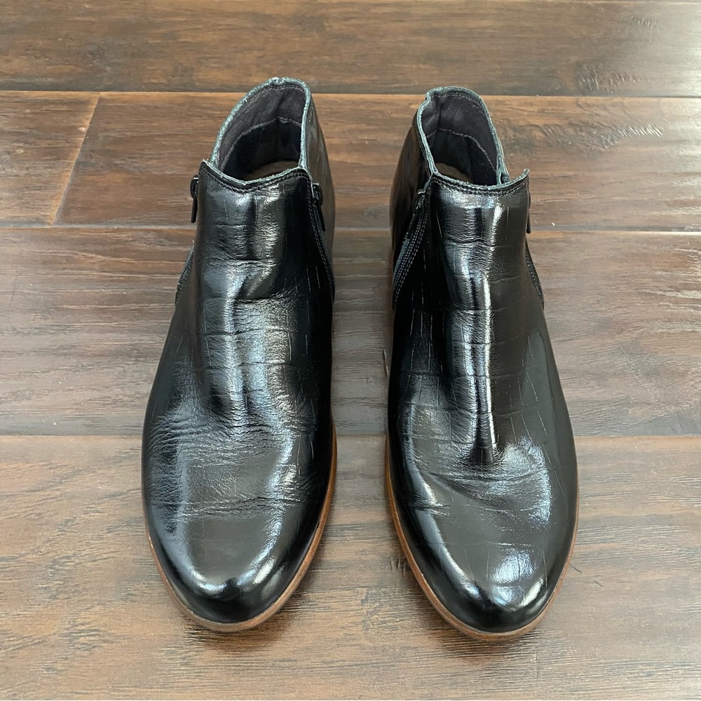 Naot Glossy Black Ankle Booties